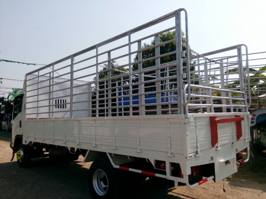 6 ล้อกลาง EURO.3*  ISUZU  FRR 210 แรง *คอมมอนเรว* ยาว 5.60ม. รถสวยเดิม+สวยจริง *รถห้างแท้ * มีเล่มพร้อมโอน *