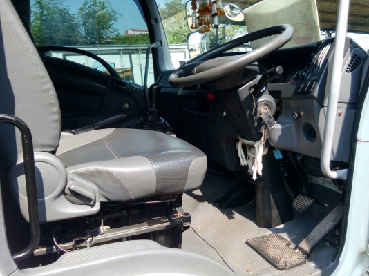 6 ล้อกลาง EURO.3*  ISUZU  FRR 210 แรง *คอมมอนเรว* ยาว 5.60ม. รถสวยเดิม+สวยจริง *รถห้างแท้ * มีเล่มพร้อมโอน *