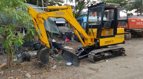 รถแบ็คโฮ PC20