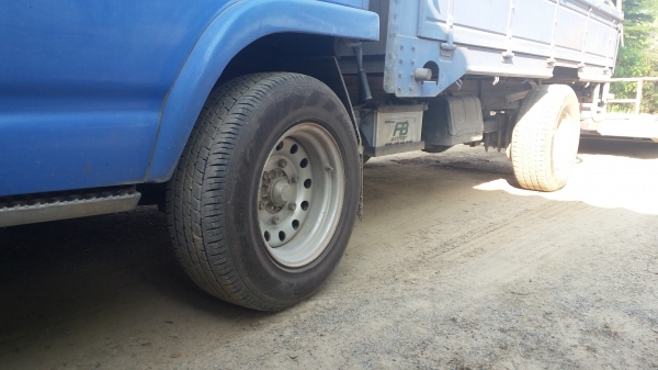 รถบรรทุก NKR เป็นรถประกอบ 4ล้อ ยาว 4.20 เมตร เครื่อง 85 แรงม้า ขายพร้อมเทรนเลอร์ บรรทุกแม็คโครเล็ก ราคา 380000 บาท