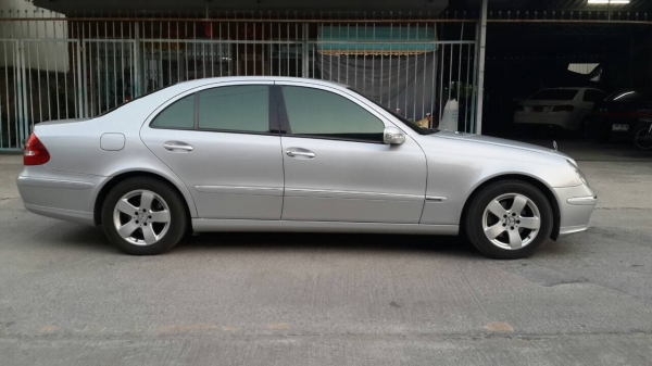 รถบ้านน้องพ่อฝากขายครับ E220 cdi Elegance ปี06 ติดต่อ0865722775