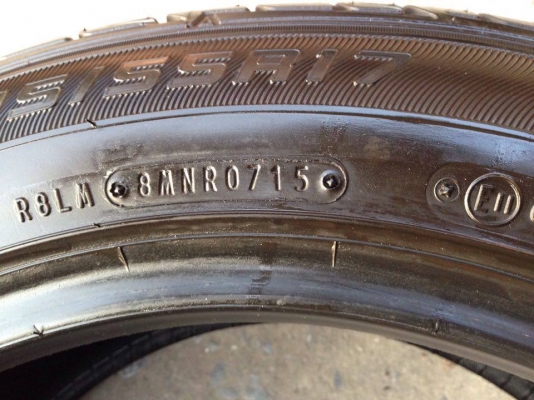 ยาง DUNLOP 215-55-17 ปี 15 ครบชุด 4 เส้น 6000  สภาพสวยๆดอกยางนิ่มๆไม่บวมเอาไปวิ่งกันยาวๆราคาเบาๆค่ะ
