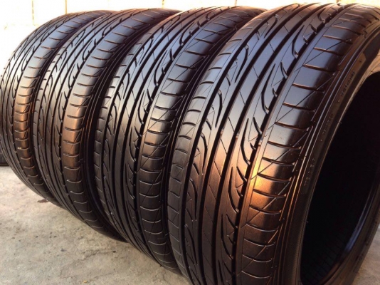 ยาง DUNLOP 215-55-17 ปี 15 ครบชุด 4 เส้น 6000  สภาพสวยๆดอกยางนิ่มๆไม่บวมเอาไปวิ่งกันยาวๆราคาเบาๆค่ะ