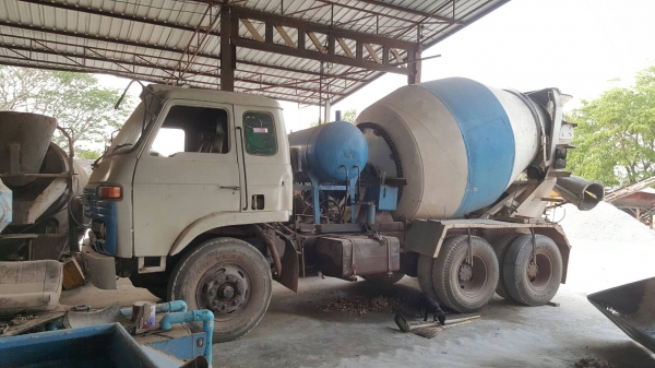 ขาย รถโม่ปูน แบบโม่โซ่ 5 คิว NISSAN CW50M เครื่อง V 8 สูบ 320 แรงม้า คัสซีสวยตลอดเส้น ช่วงล่างแน่น ทะเบียนพร้อมโอนครับ ราคาต่อรองได้ ขาย รถโม่ปูน แบบโม่โซ่ 5 คิว NISSAN CW50M เครื่อง V 8 สูบ 320 แรงม้า คัสซีสวยตลอดเส้น ช่วงล่างแน่น ทะเบียนพร้อมโอนครับ ราคาต่อรองได้