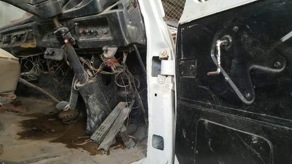 ขาย รถโม่ปูน แบบโม่โซ่ 5 คิว NISSAN CW50M เครื่อง V 8 สูบ 320 แรงม้า คัสซีสวยตลอดเส้น ช่วงล่างแน่น ทะเบียนพร้อมโอนครับ ราคาต่อรองได้ ขาย รถโม่ปูน แบบโม่โซ่ 5 คิว NISSAN CW50M เครื่อง V 8 สูบ 320 แรงม้า คัสซีสวยตลอดเส้น ช่วงล่างแน่น ทะเบียนพร้อมโอนครับ ราคาต่อรองได้