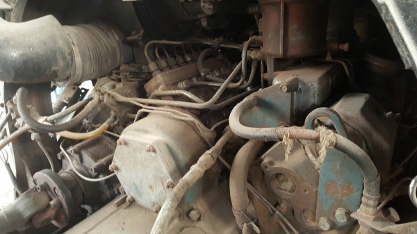 ขาย รถโม่ปูน แบบโม่โซ่ 5 คิว NISSAN CW50M เครื่อง V 8 สูบ 320 แรงม้า คัสซีสวยตลอดเส้น ช่วงล่างแน่น ทะเบียนพร้อมโอนครับ ราคาต่อรองได้