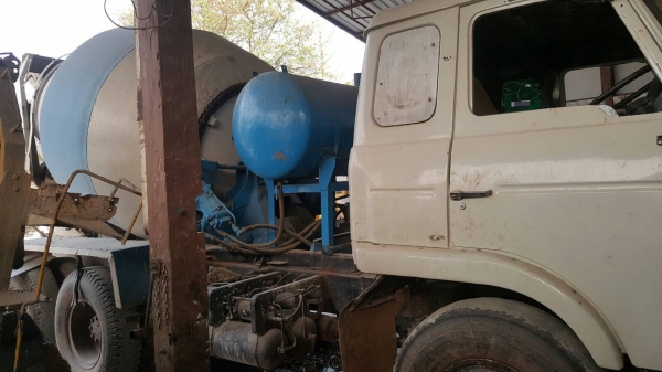 ขาย รถโม่ปูน แบบโม่โซ่ 5 คิว NISSAN CW50M เครื่อง V 8 สูบ 320 แรงม้า คัสซีสวยตลอดเส้น ช่วงล่างแน่น ทะเบียนพร้อมโอนครับ ราคาต่อรองได้