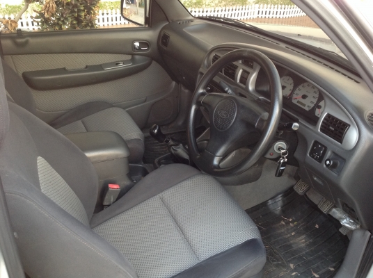 ฟอดเรนเจอ ปี2005 โอเพ่นแค็ป สภาพนี้หายากแล้วครับ จอดในร่มตลอด