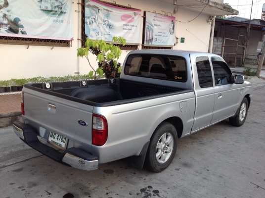 ฟอดเรนเจอ ปี2005 โอเพ่นแค็ป สภาพนี้หายากแล้วครับ จอดในร่มตลอด