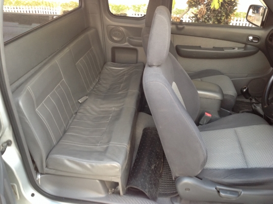 ฟอดเรนเจอ ปี2005 โอเพ่นแค็ป สภาพนี้หายากแล้วครับ จอดในร่มตลอด