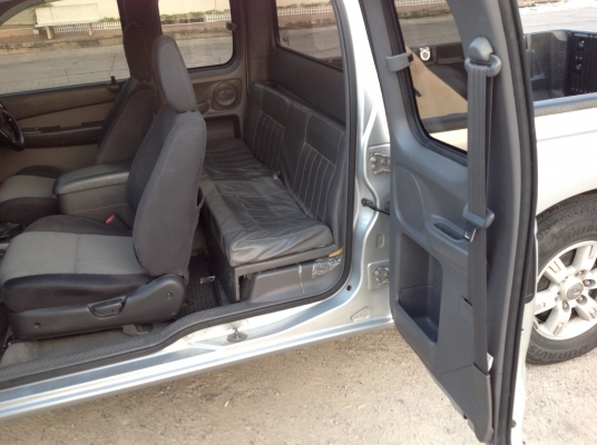 ฟอดเรนเจอ ปี2005 โอเพ่นแค็ป สภาพนี้หายากแล้วครับ จอดในร่มตลอด