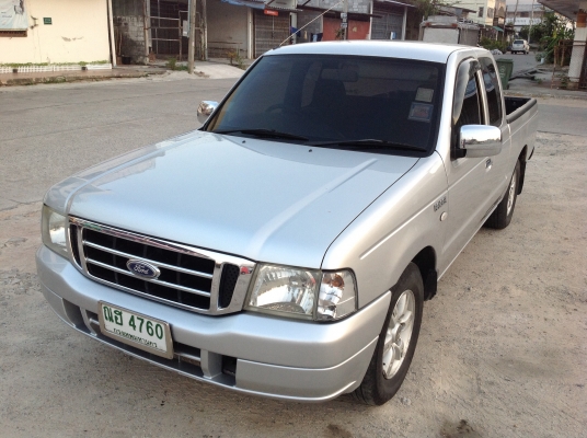 ฟอดเรนเจอ ปี2005 โอเพ่นแค็ป สภาพนี้หายากแล้วครับ จอดในร่มตลอด