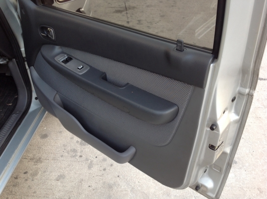 ฟอดเรนเจอ ปี2005 โอเพ่นแค็ป สภาพนี้หายากแล้วครับ จอดในร่มตลอด