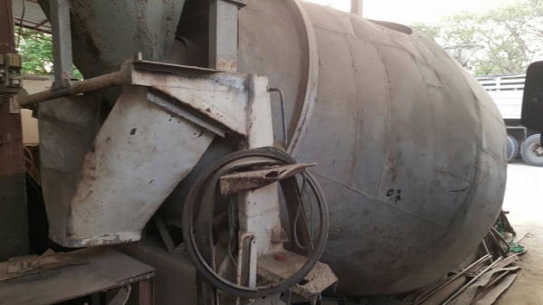 ขาย หัวคัสซี 10 ล้อ 2 เพลา ISUZU SRZ441 พร้อมโม่ 5 คิว เครื่องยนต์ 10PE1 320 แรงม้า เกียร์ใหญ่ คัสซีมีบวมหน่อย เอกสารเล่มทะเบียนครบ ราคาต่อรองได้