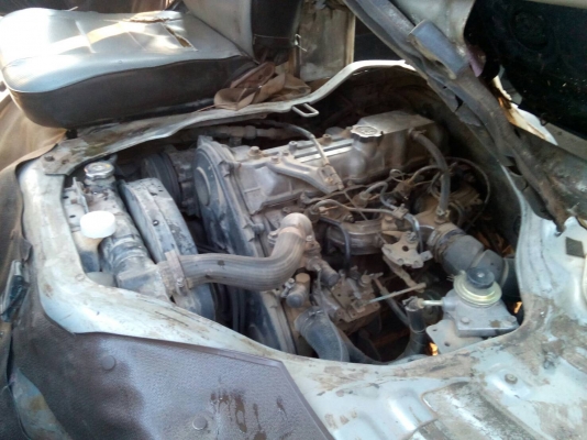 ขายรถตู้โตโยต้าไฮเอทเครื่องดีเซลพวงมาลัยธรรมดาครับ