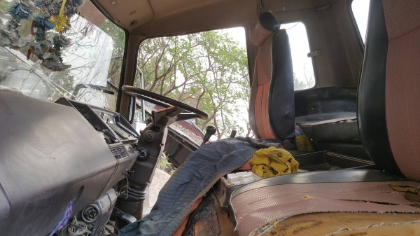 ขาย หัวลาก HINO FM221 พร้อมหางเซมิดั้ม ยาว 7.50 เมตร อู่ ช ทวี เครื่อง EP100 โบอินเตอร์ 285 แรงม้า เกียร์ใหญ่ คัสซีสวยตลอดเส้น ช่วงล่างแน่น ทะเบียนเต็มพร้อมโอน