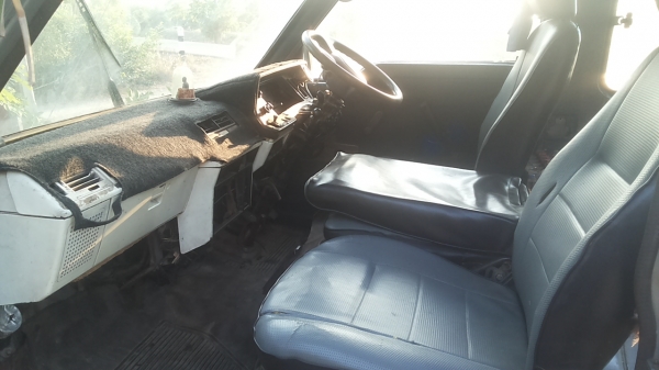 ขายรถตู้โตโยต้าไฮเอทเครื่องดีเซลพวงมาลัยธรรมดาครับ