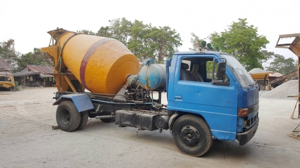 ขายตามสภาพ รถโม่ปูน 2.5 คิว ISUZU NKR ไม่มีทะเบียน เครื่อง 4BE1 110 แรงม้า คัสซีสวยตลอดเส้น แต่งเกียร์สั้น ปั้มไฮดรอริคเสีย ราคาคุยกันได้ครับ