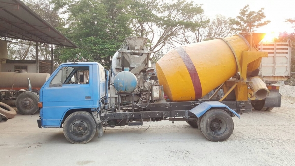 ขายตามสภาพ รถโม่ปูน 2.5 คิว ISUZU NKR ไม่มีทะเบียน เครื่อง 4BE1 110 แรงม้า คัสซีสวยตลอดเส้น แต่งเกียร์สั้น ปั้มไฮดรอริคเสีย ราคาคุยกันได้ครับ