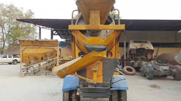 ขายตามสภาพ รถโม่ปูน 2.5 คิว ISUZU NKR ไม่มีทะเบียน เครื่อง 4BE1 110 แรงม้า คัสซีสวยตลอดเส้น แต่งเกียร์สั้น ปั้มไฮดรอริคเสีย ราคาคุยกันได้ครับ