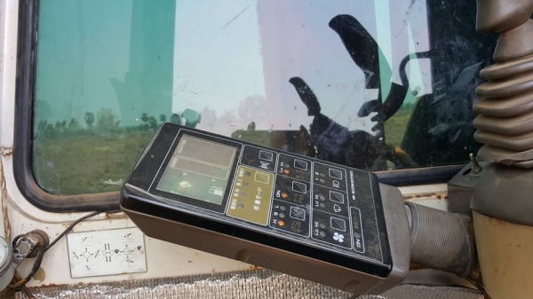 ขายรถขุดแบ็คโค pc200-5 komatsu ไฟฟ้าครบ ช่วงล่างใหม่ ทำงานเร็ว เอกสารเล่มทะเบียน พร้อมลุยงาน ขายรถขุดแบ็คโค pc200-5 komatsu ไฟฟ้าครบ ช่วงล่างใหม่ ทำงานเร็ว เอกสารเล่มทะเบียน พร้อมลุยงาน