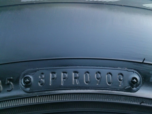 ขายแม็ก 6 รูขอบ15 พร้อมยาง DUNLOP 225/70R15 ยางปี09 สวยๆ จำนวน 1 ชุด