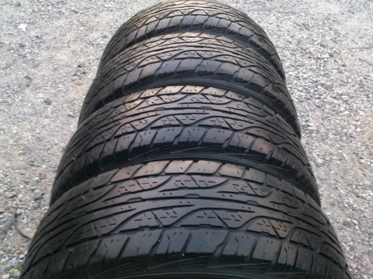 ขายแม็ก 6 รูขอบ15 พร้อมยาง DUNLOP 225/70R15 ยางปี09 สวยๆ จำนวน 1 ชุด