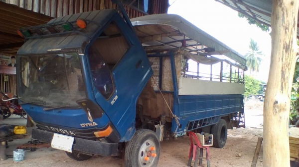 **188,000 บ.ต่อรอง/// 6ล้อโดยสาร TOYOTA DYNA 300 BU87 -115แรง รถห้างแท้ (2ใบปัด) เครื่อง/เกียร์/ช่วงล่าง เดิมๆ คัสซีสวย พ.ธรรมดา หลังคาโดยสาร4.30ม. ยาง7.50/16 ใช้งานวิ่งโดยสารนักเรียนอยู่ พร้อมใช้ เล่มฯ ภาษีขาด1ปี ตามสภาพ **ขาย TOYOTA DYNA-115แรง 6ล้อบรรท **188,000 บ.ต่อรอง/// 6ล้อโดยสาร TOYOTA DYNA 300 BU87 -115แรง รถห้างแท้ (2ใบปัด) เครื่อง/เกียร์/ช่วงล่าง เดิมๆ คัสซีสวย พ.ธรรมดา หลังคาโดยสาร4.30ม. ยาง7.50/16 ใช้งานวิ่งโดยสารนักเรียนอยู่ พร้อมใช้ เล่มฯ ภาษีขาด1ปี ตามสภาพ **ขาย TOYOTA DYNA-115แรง 6ล้อบรรท