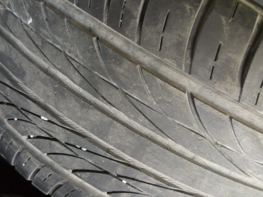 ยาง 225 55 16 สภาพใช้ได้ 4 เส้น 900 บาท ยาง 225 55 16 สภาพใช้ได้ 4 เส้น 900 บาท