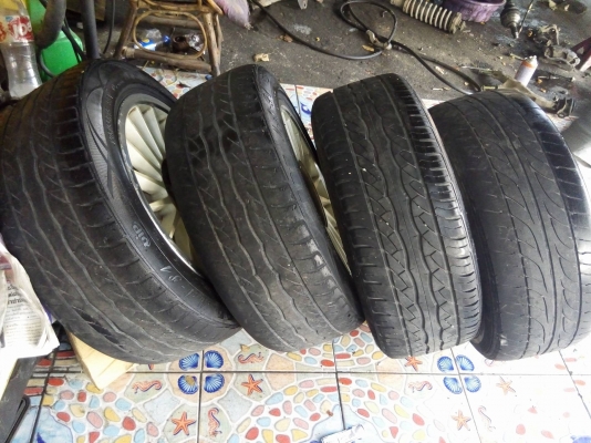 ขอบ 15 สภาพดีไม่คดดุ้ง ใส่ 4 รู 100 และ 114 ราคา 3900 บาท