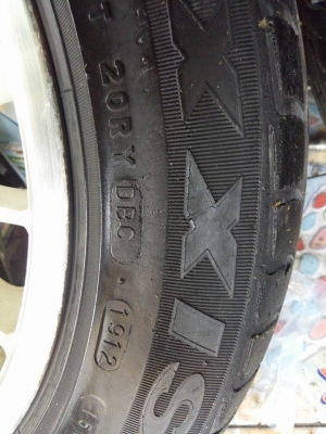 ขอบ 15 สภาพดีไม่คดดุ้ง ใส่ 4 รู 100 และ 114 ราคา 3900 บาท