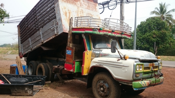 ขายรถหน้ายาว ดั้ม เครื่องร็อกกี้ 175 แน่นๆ 1 เพลา คัสซีสวย ทะเบียนพร้อมโอน