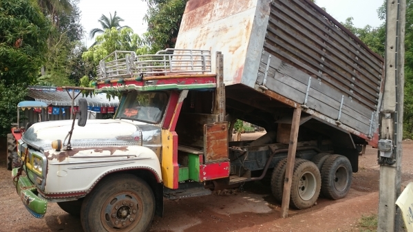 ขายรถหน้ายาว ดั้ม เครื่องร็อกกี้ 175 แน่นๆ 1 เพลา คัสซีสวย ทะเบียนพร้อมโอน