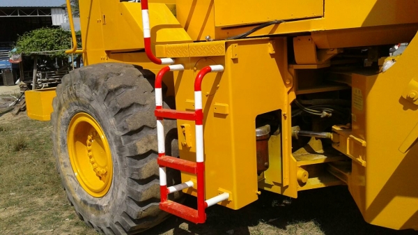 ขายด่วนรถตัก850เอวออ่นรถสวยพร้อมใช้งานมีเล่มทะเทียน ขายด่วนรถตัก850เอวออ่นรถสวยพร้อมใช้งานมีเล่มทะเทียน