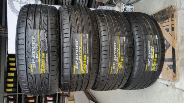 235 40 18 Dunlop Lm704ยางใหม่ ปี13 235 40 18 Dunlop Lm704ยางใหม่ ปี13