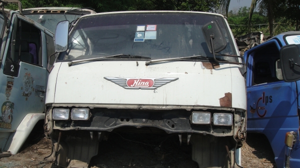 หัวHINO ฃุปเปอร์เสี่ย สวยเดิม ขาหน้า-หลัง กันชน ของครบ ยกใส่รถได้เลย