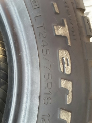 BF KM2 USA. ขนาด 255/85/16 ปี10 สภาพดี 1 เส้น