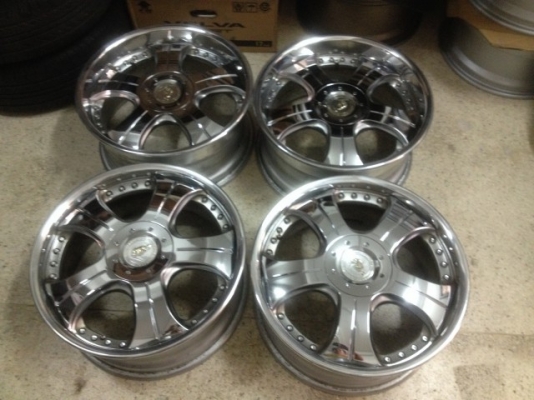 ล้อม้าเเท้ LODIO DRIVE 18หน้า8หลัง8ครึ่งอ๊อฟ42 5รู114สีเดิมๆสภาพสวย