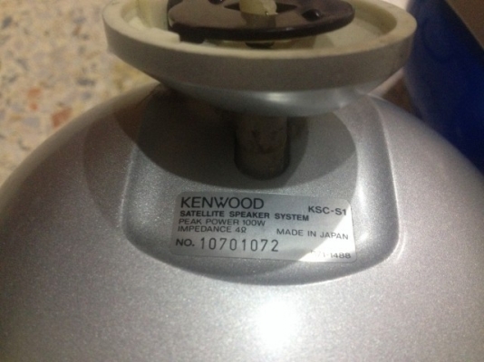 ลำโพงเเขวน KENWOOD 100Wมีไฟสวยๆของเก่าญี่ปุ่นสภาพสวยคู่ละ
