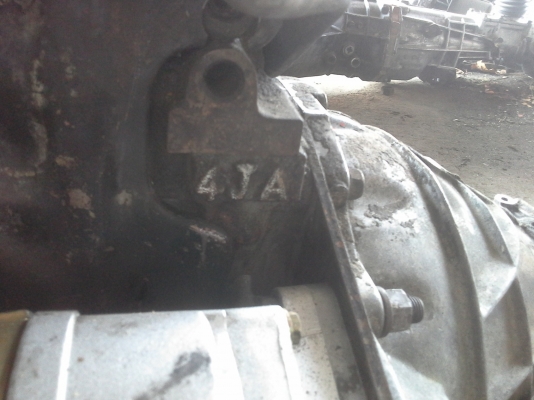 ขายเครื่องISUZU 4JA2500ฝาดำเครื่อง+เกีย(ไม่มีใบคุม)