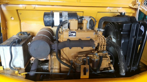 ขาย รถขุด KOMATSU รุ่น PC20-6- มือสองญี่ปุ่น แทรกเหล็ก สลักแน่น มีไลน์ใส่กระแทก มือถือ/LINE ID : 0818753444