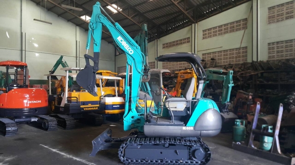 ขาย รถขุด KOBELCO รุ่น SK025 มือสองญี่ปุ่น แทรกเหล็ก พร้อมไลน์ ใส่หัวกระแทกได้ ปั้มนิ้ว คอนโทรลสั้น ทำงานไว มือถือ/LINE ID : 0818753444