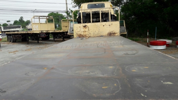 รถมิตซูบิชิ พื้นเรียบ 220 แรงม้า จดทะเบียนปี 2546 กระบะยาว 7.20 เมตร