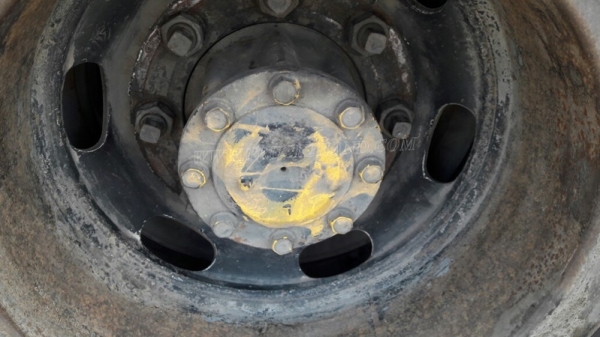 รถมิตซูบิชิ พื้นเรียบ 220 แรงม้า จดทะเบียนปี 2546 กระบะยาว 7.20 เมตร