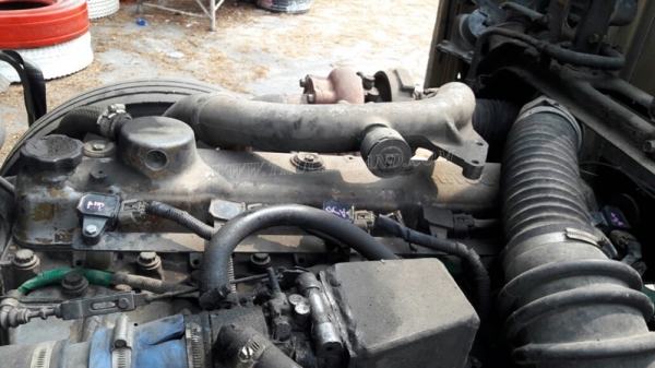 รถมิตซูบิชิ พื้นเรียบ 220 แรงม้า จดทะเบียนปี 2546 กระบะยาว 7.20 เมตร