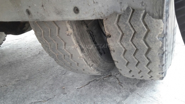 รถมิตซูบิชิ พื้นเรียบ 220 แรงม้า จดทะเบียนปี 2546 กระบะยาว 7.20 เมตร