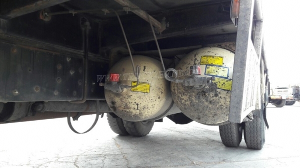 รถมิตซูบิชิ พื้นเรียบ 220 แรงม้า จดทะเบียนปี 2546 กระบะยาว 7.20 เมตร