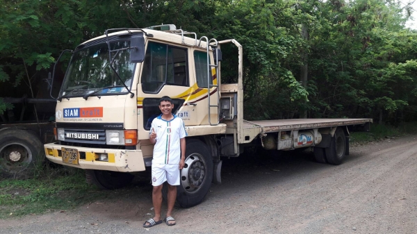 รถมิตซูบิชิ พื้นเรียบ 220 แรงม้า จดทะเบียนปี 2546 กระบะยาว 7.20 เมตร