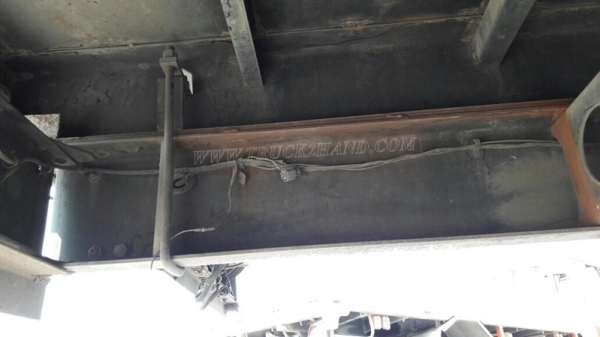 รถมิตซูบิชิ พื้นเรียบ 220 แรงม้า จดทะเบียนปี 2546 กระบะยาว 7.20 เมตร