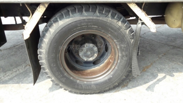 รถมิตซูบิชิ พื้นเรียบ 220 แรงม้า จดทะเบียนปี 2546 กระบะยาว 7.20 เมตร